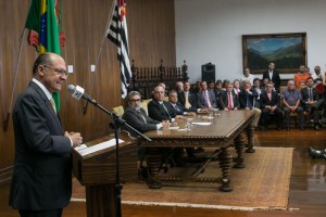 O governador Geraldo Alckmin alterou o regulamento do ICMS para simplificar, racionalizar e atualizar as normas tributárias do setor sucroenergético (Foto: Edson Lopes Jr.)